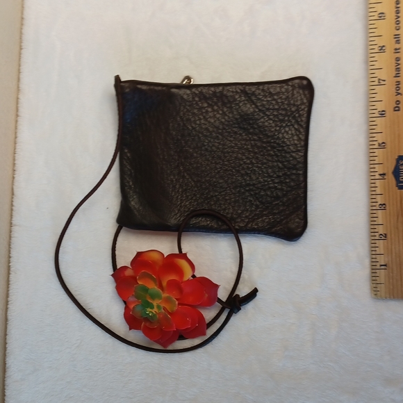 Urban Pouch from Roots - Picture 9 of 9